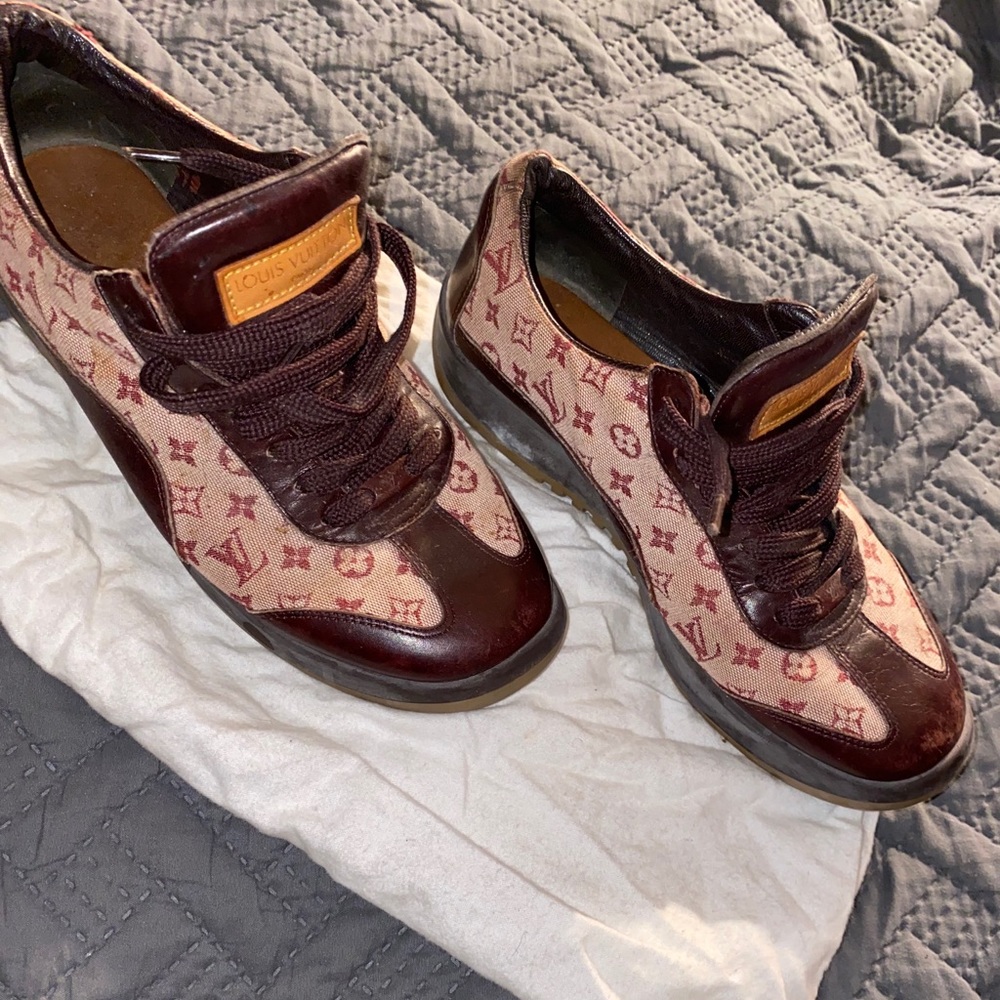 VINTAGE LOUIS VUITTON SNEAKERS